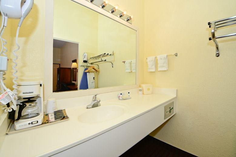 Manchester Heritage Inn & Suites Dış mekan fotoğraf